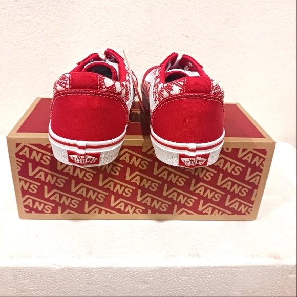 Vans - Picture 2 of 4